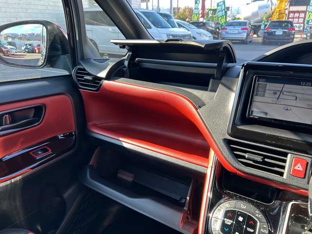 トヨタ ヴォクシー ZS 長野県 2020(令2)年 4万km ブラック ・純正ディーラーオプションナビ/（Bluetooth/フルセグTV/CD/DVD）/・パワースライドドア/・バックカメラ/・前後ドラレコ/・クルーズコントロール/・クリアランスソナー/・プリクラッシュ/・純正16インチAW/・純正エンジンスターター/・ビルトインETC