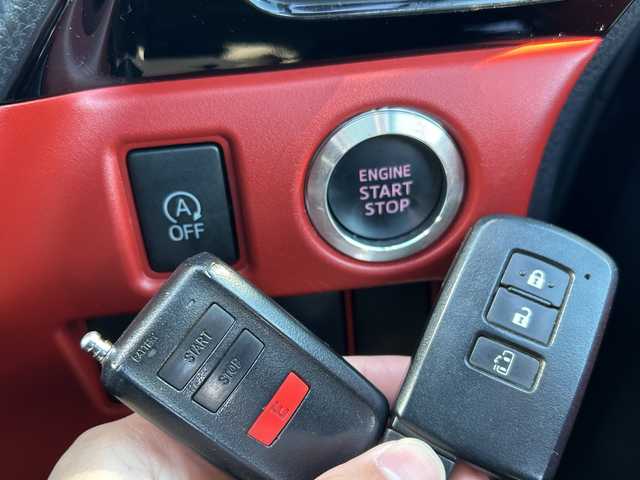 トヨタ ヴォクシー ZS 長野県 2020(令2)年 4万km ブラック ・純正ディーラーオプションナビ/（Bluetooth/フルセグTV/CD/DVD）/・パワースライドドア/・バックカメラ/・前後ドラレコ/・クルーズコントロール/・クリアランスソナー/・プリクラッシュ/・純正16インチAW/・純正エンジンスターター/・ビルトインETC