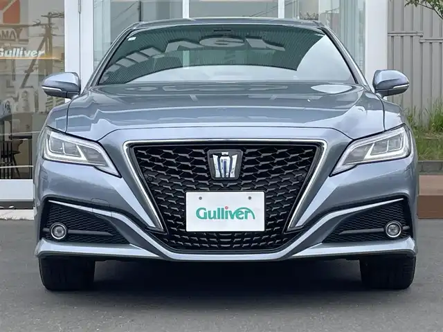 トヨタ クラウン ハイブリッド G Four 道央・札幌 2019(平31)年 1.1万km プレシャスガレナ ・４WD/・衝突軽減ブレーキ/・寒冷地仕様/・純正ナビ/　CD＆BT＆USB＆TV/・バックカメラ/・コーナーセンサー/・レーンキープアシスト/・レーダークルーズコントロール/・ブラインドスポットモニター/・プッシュスタート/・スマートキー/・パドルシフト/・オートライト/・オートエアコン/・レインセンサーワイパー/・オートリトラミラー/・パワーシート/・シートヒーター/・ワイパー熱線/・ビルトインETC/・ヘッドアップディスプレイ/・ミラーヒーター/・MT付きAT/・ハンズフリー/・ステアリングスイッチ/・純正AW＆夏タイヤ積込/・前方ドライブレコ―ダー/・純正フロアマット/・ウィンカーミラー/・フォグライト/・LEDヘッドライト