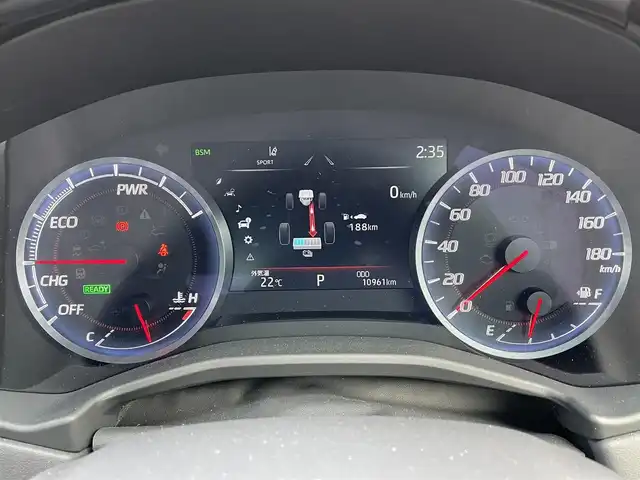 トヨタ クラウン ハイブリッド G Four 道央・札幌 2019(平31)年 1.1万km プレシャスガレナ ・４WD/・衝突軽減ブレーキ/・寒冷地仕様/・純正ナビ/　CD＆BT＆USB＆TV/・バックカメラ/・コーナーセンサー/・レーンキープアシスト/・レーダークルーズコントロール/・ブラインドスポットモニター/・プッシュスタート/・スマートキー/・パドルシフト/・オートライト/・オートエアコン/・レインセンサーワイパー/・オートリトラミラー/・パワーシート/・シートヒーター/・ワイパー熱線/・ビルトインETC/・ヘッドアップディスプレイ/・ミラーヒーター/・MT付きAT/・ハンズフリー/・ステアリングスイッチ/・純正AW＆夏タイヤ積込/・前方ドライブレコ―ダー/・純正フロアマット/・ウィンカーミラー/・フォグライト/・LEDヘッドライト