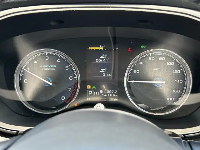 スバル フォレスター ハイブリッド 奈良県 2020(令2)年 5.5万km クリスタルホワイトP 純正８インチナビ　/bluetooth/フルセグテレビ/HDMI/インテリジェントミラー　/社外ＥＴＣ　/バックカメラ　/サイドビュー　/フロントビュー　　/ハーフレザーシート　/パワーシート　/シートヒーター　/ステアリングヒーター　/パドルシフト　/フォグランプ/ステアリング連動ヘッドランプ