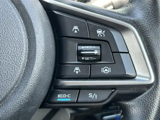 スバル フォレスター ハイブリッド 奈良県 2020(令2)年 5.5万km クリスタルホワイトP 純正８インチナビ　/bluetooth/フルセグテレビ/HDMI/インテリジェントミラー　/社外ＥＴＣ　/バックカメラ　/サイドビュー　/フロントビュー　　/ハーフレザーシート　/パワーシート　/シートヒーター　/ステアリングヒーター　/パドルシフト　/フォグランプ/ステアリング連動ヘッドランプ