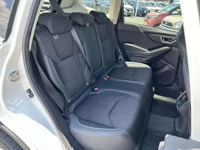 スバル フォレスター ハイブリッド 奈良県 2020(令2)年 5.5万km クリスタルホワイトP 純正８インチナビ　/bluetooth/フルセグテレビ/HDMI/インテリジェントミラー　/社外ＥＴＣ　/バックカメラ　/サイドビュー　/フロントビュー　　/ハーフレザーシート　/パワーシート　/シートヒーター　/ステアリングヒーター　/パドルシフト　/フォグランプ/ステアリング連動ヘッドランプ