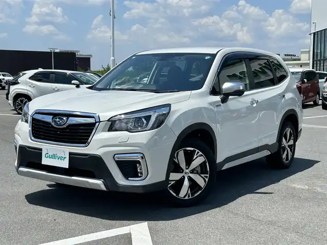 スバル フォレスター ハイブリッド 奈良県 2020(令2)年 5.5万km クリスタルホワイトP 純正８インチナビ　/bluetooth/フルセグテレビ/HDMI/インテリジェントミラー　/社外ＥＴＣ　/バックカメラ　/サイドビュー　/フロントビュー　　/ハーフレザーシート　/パワーシート　/シートヒーター　/ステアリングヒーター　/パドルシフト　/フォグランプ/ステアリング連動ヘッドランプ
