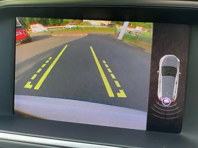 ボルボ Ｖ４０ D4 インスクリプション 福岡県 2018(平30)年 2.6万km アイスホワイト インテリセーフ　/アダプティブクルーズコントロール/harman/kardon/黒革シート/前席シートヒーター/純正ナビ/フルセグTV/バックカメラ　/Bluetooth/LEDヘッドライト/オートハイビーム　/コーナーセンサー　/純正１７インチアルミホイール/ETC/取扱説明書/保証書