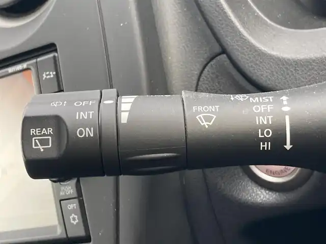 日産 ノート X 島根県 2018(平30)年 6.8万km ブリリアントホワイトパール ディーラーOPメモリナビ (CD/BT/フルセグ)/全方位カメラ/エマージェンシーブレーキ/車線逸脱警告/アイドリングストップ/オートライト/純正フロアマット/純正ドアバイザー/取扱説明書/保証書/スペアキー×1