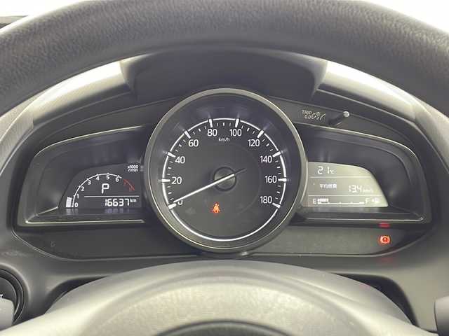 マツダ マツダ２ 15S スマートエディション 愛知県 2021(令3)年 1.7万km ポリメタルグレーM /禁煙車//特別仕様車”15S Smart Edition”//純正ナビ//フルセグTV/AMFM/CD/DVD/Bluetooth/USB/AUX//360°ビューモニター//バックカメラ//ETC//アドバンストSCBS//SCBS R//AT誤発進抑制//レーンディパーチャーウォーニング//ブラインドスポットモニター//リヤクロストラフィックアラート//前後パーキングセンサー//LEDヘッドライト//オートライト//ハイビームコントロール//スーパーUV&IRカットガラス//アドバンストキーレスシステム//フロアマット//ステアリングスイッチ//プッシュスタート//電動格納ミラー//新車保証書//スペアキー