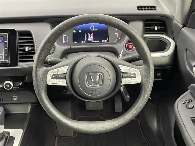 ホンダ フィット ベーシック 千葉県 2020(令2)年 1.4万km ライトブルー 純正７型ナビ（VXM-205Ci）/ホンダセンシング　/レーダークルーズコントロール　/バックカメラ（オートライト）　/ハロゲンライト　/ＥＴＣ　/衝突軽減ブレーキ　/電動パーキングブレーキ　/ＵＳＢポート　/ＩＳＯＦＩＸ　/電動格納サイドミラー/アイドリングストップ/ウィンカーミラー/プッシュスタート/ステアリングスイッチ/社外15インチアルミホイール（冬タイヤ）
