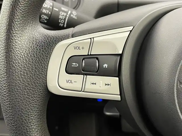 ホンダ フィット ベーシック 千葉県 2020(令2)年 1.4万km ライトブルー 純正７型ナビ（VXM-205Ci）/ホンダセンシング　/レーダークルーズコントロール　/バックカメラ（オートライト）　/ハロゲンライト　/ＥＴＣ　/衝突軽減ブレーキ　/電動パーキングブレーキ　/ＵＳＢポート　/ＩＳＯＦＩＸ　/電動格納サイドミラー/アイドリングストップ/ウィンカーミラー/プッシュスタート/ステアリングスイッチ/社外15インチアルミホイール（冬タイヤ）