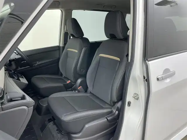 日産 セレナ e－パワー ハイウェイスター V 岡山県 2023(令5)年 3.9万km プリズムホワイト 純正12.3インチディスプレイオーディオ/(フルセグTV/Bluetooth/USB/Carplay)/両側電動スライド/アラウンドビューモニター/レーダークルーズコントロール/ETC2.0/LED/社外ドライブレコーダー(全方位)/ワイヤレス充電/デジタルインナーミラー/ブラインドスポットモニター/コーナーセンサー(前後)/オートハイビーム/プッシュスタート/スマートキー(1本)/レーンキープアシスト/ミュージックプレイヤー接続/社外フロアマット/純正16インチアルミホイール/オートライト/フォグランプ