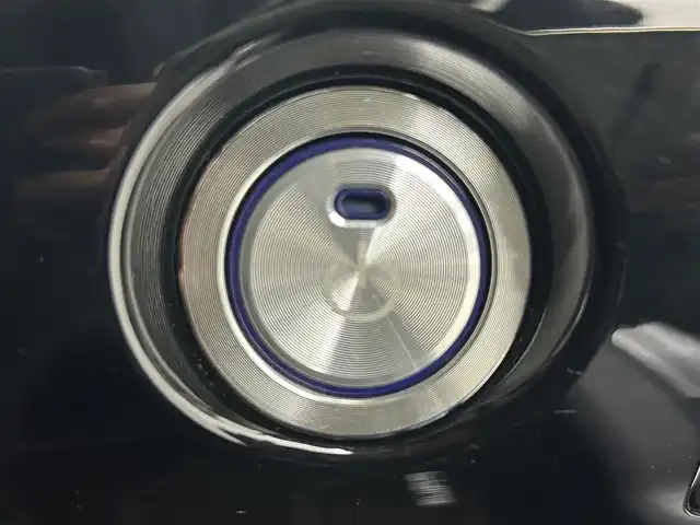 トヨタ プリウス SセーフティプラスⅡ 熊本県 2022(令4)年 3.8万km アティチュードブラックマイカ 禁煙車　/純正ナビ（ＣＤ・ＤＶＤ・フルセグ・ＢＴ・ＳＤ）/全周囲カメラ　/社外前後ドライブレコーダー　/ビルトインＥＴＣ　/前後クリアランスソナー　/レーダークルーズコントロール/衝突軽減ブレーキ/レーンキープアシスト/横滑り防止/ブラインドスポットモニター/純正フロアマット/純正17インチAW/オートライト/オートマチックハイビーム/LEDヘッドライト/フォグランプ/スマートキー/プッシュスタート/スペアキー1本