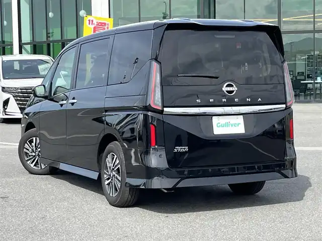 日産 セレナ ハイウェイスター V Vセレクション 大阪府 2024(令6)年 0.1千km ダイヤモンドブラック 純正ナビ（MM317D-W）/（フルセグ／ＢＴ／ＣＤ／ＤＶＤ）/フリップダウンモニター/レーダークルーズコントロール/プロパイロット/アラウンドビューモニター/パドルシフト/ブラインドスポットモニター/前後コーナーセンサー/衝突軽減システム/レーンキープアシスト/両側パワースライドドア/後席サンシェード/デジタルインナーミラー/純正16インチAW