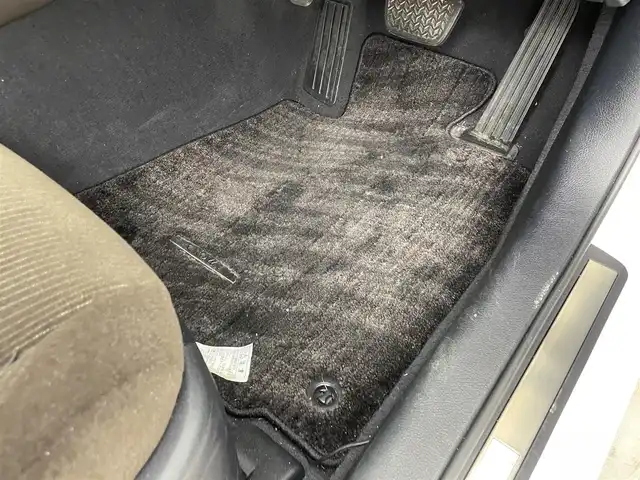 トヨタ クラウン ハイブリッド ロイヤルサルーン 群馬県 2013(平25)年 3.7万km ホワイトパールクリスタルシャイン 純正8インチメモリナビ/（フルセグTV/Bluetooth/HDD/AM/FM）/=====/純正８インチＨＤＤナビ　バックカメラ　パワーシート　ステアリングヒーター　シートヒーター　ドライブレコーダー　クルーズコントロール　プッシュスタート　スマートキー　ＥＴＣ　ＨＩＤヘッドライト　禁煙車