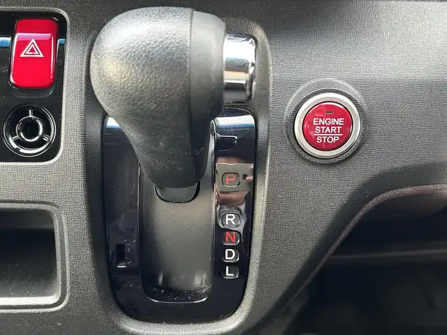 ホンダ Ｎ ＯＮＥ プレミアム 島根県 2017(平29)年 4.5万km プレミアムホワイトパールⅡ 登録時走行距離44858km/Gathersナビ(Bluetooth・AM・FM・CD・DVD)/フルセグテレビ/バックカメラ/ビルトインETC/UVカットガラス/純正14インチAW/純正フロアマット/オートライト/フォグランプ/衝突被害軽減ブレーキ/横滑り防止装置/アイドリングストップ/ウィンカーミラー/オートリトラミラー/ドアバイザー/禁煙車