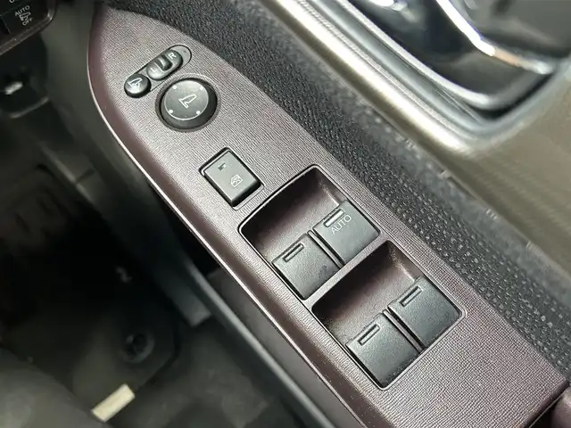 ホンダ Ｎ ＯＮＥ プレミアム 島根県 2017(平29)年 4.5万km プレミアムホワイトパールⅡ 登録時走行距離44858km/Gathersナビ(Bluetooth・AM・FM・CD・DVD)/フルセグテレビ/バックカメラ/ビルトインETC/UVカットガラス/純正14インチAW/純正フロアマット/オートライト/フォグランプ/衝突被害軽減ブレーキ/横滑り防止装置/アイドリングストップ/ウィンカーミラー/オートリトラミラー/ドアバイザー/禁煙車