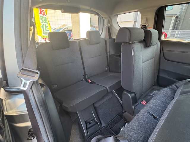 トヨタ シエンタ X 愛知県 2018(平30)年 4.2万km シルバーM /ワンオーナー//禁煙車//メモリナビ//地デジテレビ//バックカメラ//片側パワースライドドア//ETC//車線逸脱警報//衝突被害軽減ブレーキ//アイドリングストップ//禁煙車//パワーステアリング//パワーウィンドウ//Bluetooth//3列シート//ドライブレコーダー//純正マット//ABS//盗難防止システム//オートライト//ダブルエアバック//ウォークスルー//横滑り防止装置//電動格納式ミラー//プリクラッシュ