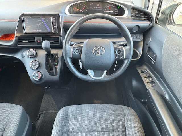 トヨタ シエンタ X 愛知県 2018(平30)年 4.2万km シルバーM /ワンオーナー//禁煙車//メモリナビ//地デジテレビ//バックカメラ//片側パワースライドドア//ETC//車線逸脱警報//衝突被害軽減ブレーキ//アイドリングストップ//禁煙車//パワーステアリング//パワーウィンドウ//Bluetooth//3列シート//ドライブレコーダー//純正マット//ABS//盗難防止システム//オートライト//ダブルエアバック//ウォークスルー//横滑り防止装置//電動格納式ミラー//プリクラッシュ