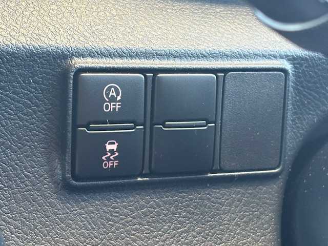 トヨタ シエンタ X 愛知県 2018(平30)年 4.2万km シルバーM /ワンオーナー//禁煙車//メモリナビ//地デジテレビ//バックカメラ//片側パワースライドドア//ETC//車線逸脱警報//衝突被害軽減ブレーキ//アイドリングストップ//禁煙車//パワーステアリング//パワーウィンドウ//Bluetooth//3列シート//ドライブレコーダー//純正マット//ABS//盗難防止システム//オートライト//ダブルエアバック//ウォークスルー//横滑り防止装置//電動格納式ミラー//プリクラッシュ