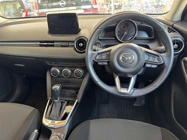 マツダ デミオ 13S ツーリング 福岡県 2016(平28)年 5.3万km ソウルレッドプレミアムメタリック ユーザー買取車/マツダコネクト/・フルセグTV/・Bluetooth/・DVD/レーダークルーズコントロール/ブラインドスポット/レーンアラート/コーナーセンサー/ETC/ヘッドアップディスプレイ/オートライト/i-stop