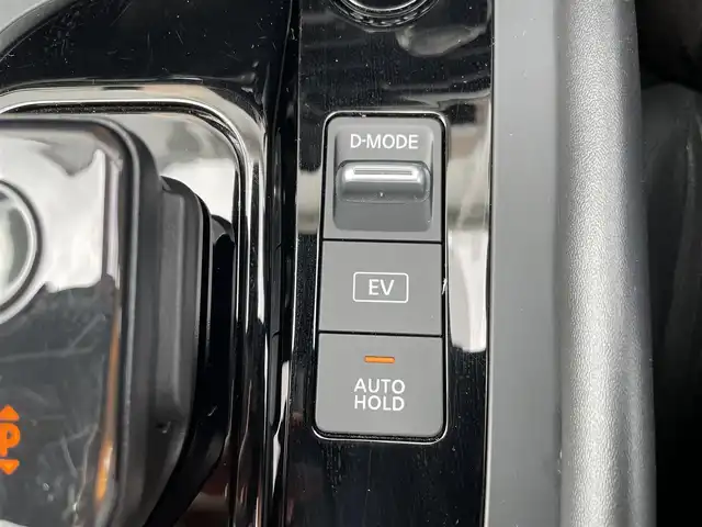 日産 ノート X 熊本県 2023(令5)年 3.8万km ダークメタルグレー 純正メモリナビ/・AM/FM/USB/HDMI/・Bluetooth/・フルセグTV/360°セーフティーアシスト/・プロパイロット/・ハンドル支援/・側方支援/・後側方支援/・エマージェンシーブレーキ/・速度標識表示/・ルート減速支援/・制限速度支援/・標識検知支援/・駐車支援/・シャシー制御（トレースコントロール）/・オートハイビーム/ビルトインETC2.0/全方位カメラ/置くだけ充電/デジタルルームミラー/ドライブモード切替/USB Type-c/ステアリングスイッチ/ボタン式サイドブレーキ/ホールドブレーキ/電動格納ミラー/ウィンカーミラー/ウィンドウロック/純正フロアマット