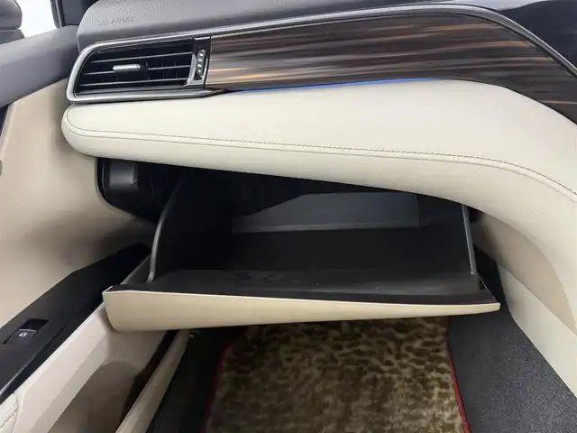 トヨタ カムリ G レザーパッケージ 愛知県 2018(平30)年 5.6万km エモーショナルレッドⅡ 白革内装/パノラマサンルーフ/純正ナビ/（ＣＤ／ＤＶＤ／ＢＴ／フルセグ）/USB/AUX/トヨタセーフティセンス/・PCS/・LDA/・オートハイビーム/・レーダークルーズコントロール/・コーナーセンサー/・BSM/バックカメラ/ETC/ドラレコ/前席シートヒーター/社外フロアマット/スペアキー