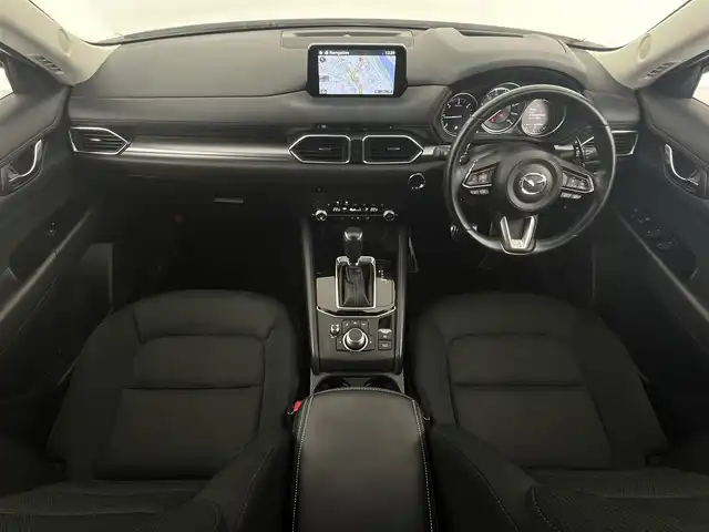 マツダ ＣＸ－５ XD プロアクティブ 大阪府 2020(令2)年 6.9万km スノーフレイクホワイトパールマイカ i-ACTIVSENSE/・車間認知支援システム/・スマートブレーキサポート/・ブラインドスポットモニター/・レーンキープアシスト/・標識認識機能/・アダプティブクルーズコントロール/純正SDナビ/(CD DVD Bluetooth USB フルセグTV)/LEDヘッドライト/オートライト/メモリ付きパワーシート/シートヒーター/革巻きステアリング/パドルシフト/ステアリングヒーター/ステアリングリモコン/パワーバックドア/電動格納ミラー/ドアバイザー/プッシュスタート/スマートキー/ETC
