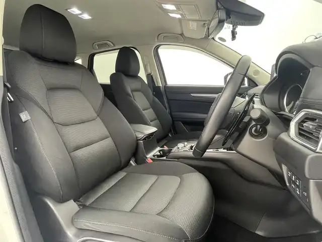 マツダ ＣＸ－５ XD プロアクティブ 大阪府 2020(令2)年 6.9万km スノーフレイクホワイトパールマイカ i-ACTIVSENSE/・車間認知支援システム/・スマートブレーキサポート/・ブラインドスポットモニター/・レーンキープアシスト/・標識認識機能/・アダプティブクルーズコントロール/純正SDナビ/(CD DVD Bluetooth USB フルセグTV)/LEDヘッドライト/オートライト/メモリ付きパワーシート/シートヒーター/革巻きステアリング/パドルシフト/ステアリングヒーター/ステアリングリモコン/パワーバックドア/電動格納ミラー/ドアバイザー/プッシュスタート/スマートキー/ETC