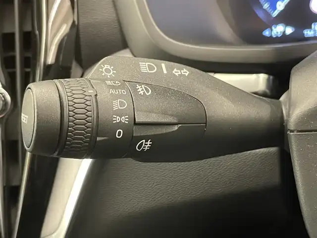 ボルボ Ｖ６０ B4 モメンタム 岡山県 2021(令3)年 1.3万km ぺブルグレー クライメートパッケージ/黒革/全席シートヒーター/純正ナビ/TV/360°カメラ/AppleCarPlay/衝突軽減B/ACC/LKA/BLIS/パワーテールゲート/LEDヘッドライト/純正17インチAW/電動シート/ワイヤレス充電/ETC/ステアリングヒーター