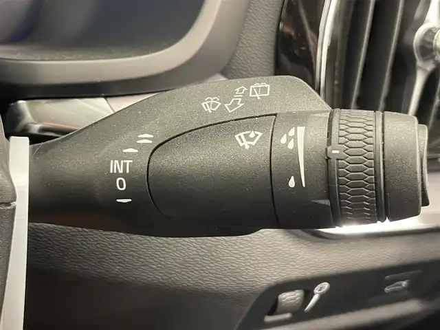 ボルボ Ｖ６０ B4 モメンタム 岡山県 2021(令3)年 1.3万km ぺブルグレー クライメートパッケージ/黒革/全席シートヒーター/純正ナビ/TV/360°カメラ/AppleCarPlay/衝突軽減B/ACC/LKA/BLIS/パワーテールゲート/LEDヘッドライト/純正17インチAW/電動シート/ワイヤレス充電/ETC/ステアリングヒーター