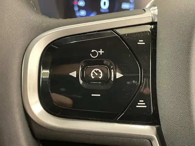 ボルボ Ｖ６０ B4 モメンタム 岡山県 2021(令3)年 1.3万km ぺブルグレー クライメートパッケージ/黒革/全席シートヒーター/純正ナビ/TV/360°カメラ/AppleCarPlay/衝突軽減B/ACC/LKA/BLIS/パワーテールゲート/LEDヘッドライト/純正17インチAW/電動シート/ワイヤレス充電/ETC/ステアリングヒーター