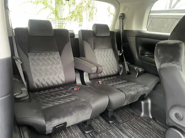 トヨタ アルファード S Aパッケージ 三重県 2018(平30)年 3.3万km ホワイトパールクリスタルシャイン /モデリスタエアロ//モデリスタマフラー//純正9型メモリナビ//フルセグTV//バックカメラ//CD/DVD/Bluetooth//両側パワースライドドア//アダプティブクルーズコントロール//ビルトインETC2.0//スマートキーx2//LEDヘッドライト/LEDフォグ//助手席&2列目オットマン//PCS衝突軽減ブレーキ//LTA車線維持支援機能//PKSB/RSA//クリアランスソナー//W.サイドエアバッグ//カーテン.ニーエアバッグ//ABS/横滑り防止装置//前後ドライブレコーダー//オートライト/オートハイビーム//革巻きステアリング//プライバシーガラス//ドアバイザー//社外19インチAW//新車時保証書//取扱説明書//ナビ取説