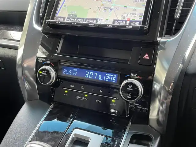 トヨタ アルファード S Aパッケージ 三重県 2018(平30)年 3.3万km ホワイトパールクリスタルシャイン /モデリスタエアロ//モデリスタマフラー//純正9型メモリナビ//フルセグTV//バックカメラ//CD/DVD/Bluetooth//両側パワースライドドア//アダプティブクルーズコントロール//ビルトインETC2.0//スマートキーx2//LEDヘッドライト/LEDフォグ//助手席&2列目オットマン//PCS衝突軽減ブレーキ//LTA車線維持支援機能//PKSB/RSA//クリアランスソナー//W.サイドエアバッグ//カーテン.ニーエアバッグ//ABS/横滑り防止装置//前後ドライブレコーダー//オートライト/オートハイビーム//革巻きステアリング//プライバシーガラス//ドアバイザー//社外19インチAW//新車時保証書//取扱説明書//ナビ取説