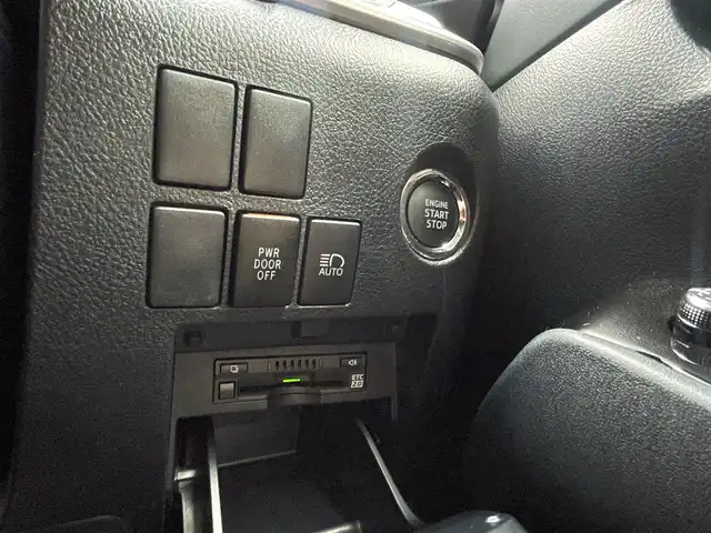 トヨタ アルファード S Aパッケージ 三重県 2018(平30)年 3.3万km ホワイトパールクリスタルシャイン /モデリスタエアロ//モデリスタマフラー//純正9型メモリナビ//フルセグTV//バックカメラ//CD/DVD/Bluetooth//両側パワースライドドア//アダプティブクルーズコントロール//ビルトインETC2.0//スマートキーx2//LEDヘッドライト/LEDフォグ//助手席&2列目オットマン//PCS衝突軽減ブレーキ//LTA車線維持支援機能//PKSB/RSA//クリアランスソナー//W.サイドエアバッグ//カーテン.ニーエアバッグ//ABS/横滑り防止装置//前後ドライブレコーダー//オートライト/オートハイビーム//革巻きステアリング//プライバシーガラス//ドアバイザー//社外19インチAW//新車時保証書//取扱説明書//ナビ取説