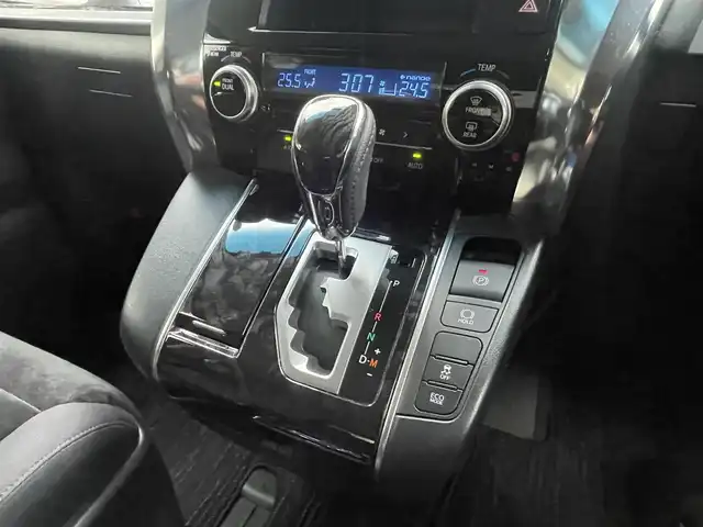 トヨタ アルファード S Aパッケージ 三重県 2018(平30)年 3.3万km ホワイトパールクリスタルシャイン /モデリスタエアロ//モデリスタマフラー//純正9型メモリナビ//フルセグTV//バックカメラ//CD/DVD/Bluetooth//両側パワースライドドア//アダプティブクルーズコントロール//ビルトインETC2.0//スマートキーx2//LEDヘッドライト/LEDフォグ//助手席&2列目オットマン//PCS衝突軽減ブレーキ//LTA車線維持支援機能//PKSB/RSA//クリアランスソナー//W.サイドエアバッグ//カーテン.ニーエアバッグ//ABS/横滑り防止装置//前後ドライブレコーダー//オートライト/オートハイビーム//革巻きステアリング//プライバシーガラス//ドアバイザー//社外19インチAW//新車時保証書//取扱説明書//ナビ取説