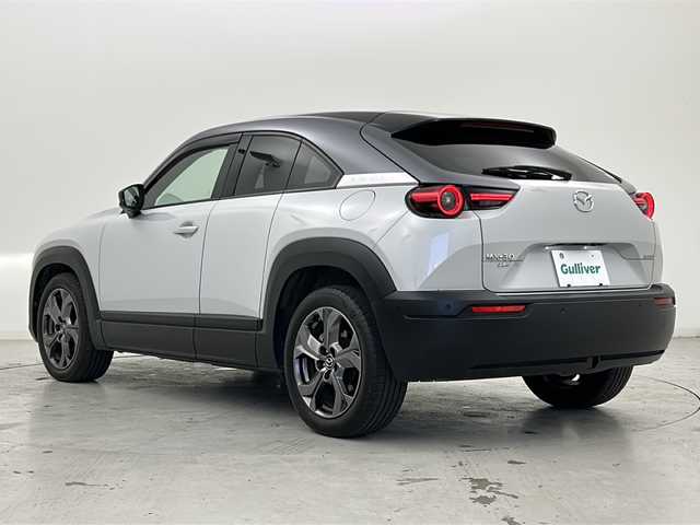 マツダ ＭＸ－３０ 宮城県 2020(令2)年 3.9万km セラミックメタリック 禁煙車/i-ACTIVSENSE/・スマートブレーキサポート/・レーンキープ・アシスト・システム/・マツダ・レーダー・クルーズ・コントロール/ブラインドスポットモニター/360度ビューモニター/純正8.8インチSDナビ/・BT/USB/HDMI/SD/フルセグTV/ドライブレコーダー（F/R）/ビルトインETC/運転席パワーシート/運転席シートメモリー/前席シートヒーター/ステアリングヒーター/革巻きステアリング/ステアリングスイッチ/パドルシフト/純正LEDヘッドライト/純正LEDフォグランプ/電動パーキングブレーキ/オートホールド/プッシュスタート/スマートキー/スペアキー/純正フロアマット/純正18インチアルミホイール/ドアバイザー