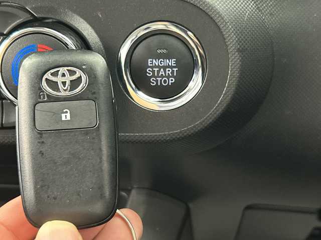 トヨタ ライズ Z 三重県 2020(令2)年 3.6万km ナチュラルベージュマイカM /禁煙車//純正9型ディスプレイオーディオ/(フルセグ/BT/AM/FM/applecarplay/andoroidauto/USB)//バックカメラ //シートヒーター //ETC //プリクラッシュセーフティ //レーダークルーズコントロール //レーンキープアシスト// LEDヘッドライト// オートライト//前後コーナーセンサ-