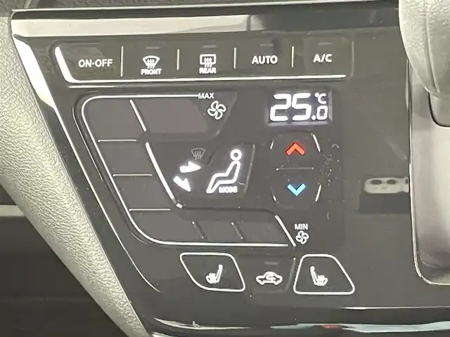 三菱 ｅＫクロス G プラスエディション 千葉県 2022(令4)年 1.4万km オレンジ 禁煙車　/純正７型ナビ　/フルセグＴＶ　ＢＴ　ＣＤ　ＤＶＤ　/全周囲カメラ　/衝突軽減システム　/車線逸脱警報　/先行車発進お知らせ　/標識検知　/ふらつき警報　/シートヒーター　/ＥＴＣ　/電格ミラー　/プッシュスタート/純正フロアマット/純正アルミホイール