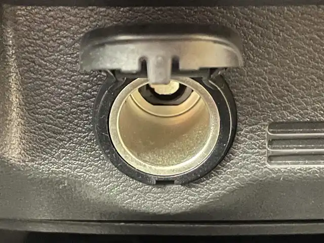 三菱 ｅＫクロス G プラスエディション 千葉県 2022(令4)年 1.4万km オレンジ 禁煙車　/純正７型ナビ　/フルセグＴＶ　ＢＴ　ＣＤ　ＤＶＤ　/全周囲カメラ　/衝突軽減システム　/車線逸脱警報　/先行車発進お知らせ　/標識検知　/ふらつき警報　/シートヒーター　/ＥＴＣ　/電格ミラー　/プッシュスタート/純正フロアマット/純正アルミホイール