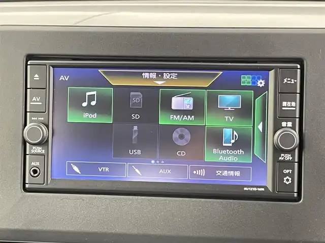 三菱 ｅＫクロス G プラスエディション 千葉県 2022(令4)年 1.4万km オレンジ 禁煙車　/純正７型ナビ　/フルセグＴＶ　ＢＴ　ＣＤ　ＤＶＤ　/全周囲カメラ　/衝突軽減システム　/車線逸脱警報　/先行車発進お知らせ　/標識検知　/ふらつき警報　/シートヒーター　/ＥＴＣ　/電格ミラー　/プッシュスタート/純正フロアマット/純正アルミホイール