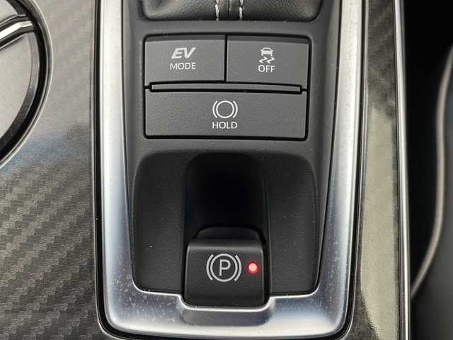 トヨタ クラウン ハイブリッド RS アドバンス 栃木県 2019(平31)年 3.1万km ホワイトパールクリスタルシャイン 純正ナビ/（BT/フルセグ/CD/DVD/AM/FM/ミラーリング）/衝突軽減システム/クリアランナソー/ブラインドスポットモニター/車線逸脱抑制機能/レーダークルーズコントロール/パーキングアシスト/横滑り防止/インテリルームミラー/全周囲カメラ/前席シートヒーター/前席パワーシート/ステアリングヒーター/MTモード付AT/前後ドライブレコーダー/ETC2.0/電動格納ミラー/純正アルミホイール/純正フロアマット/プッシュスタート/スマートキー/スペアキー