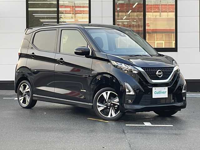 日産 デイズ HWS G ターボ プロパイロットED 山口県 2023(令5)年 2.7万km ブラック 純正9インチナビ【MM222D-L】/・フルセグテレビ/・Bluetooth/・USB入力端子/・SD/ETC/先進技術/・プロパイロット/・インテリジェントアラウンドビューモニター/・踏み間違い衝突防止アシスト/・インテリジェントFCW/・インテリジェントエマージェンシーブレーキ/・エマージェンシーストップシグナル/・SOSコール/・ハイビームアシスト/・インテリジェントオートライトシステム/・インテリジェントLI/・先行車発進お知らせ/・インテリジェントDA/・標識検知機能/・オートブレーキホールド/・電動パーキングブレーキ/・ヒルスタートアシスト/純正フロアマット/純正LEDヘッドライト/純正アルミホイール/スマートキー/スペアキー有/プッシュスタート/取扱説明書