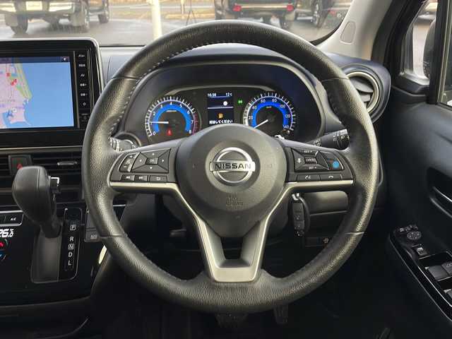 日産 デイズ HWS G ターボ プロパイロットED 山口県 2023(令5)年 2.7万km ブラック 純正9インチナビ【MM222D-L】/・フルセグテレビ/・Bluetooth/・USB入力端子/・SD/ETC/先進技術/・プロパイロット/・インテリジェントアラウンドビューモニター/・踏み間違い衝突防止アシスト/・インテリジェントFCW/・インテリジェントエマージェンシーブレーキ/・エマージェンシーストップシグナル/・SOSコール/・ハイビームアシスト/・インテリジェントオートライトシステム/・インテリジェントLI/・先行車発進お知らせ/・インテリジェントDA/・標識検知機能/・オートブレーキホールド/・電動パーキングブレーキ/・ヒルスタートアシスト/純正フロアマット/純正LEDヘッドライト/純正アルミホイール/スマートキー/スペアキー有/プッシュスタート/取扱説明書