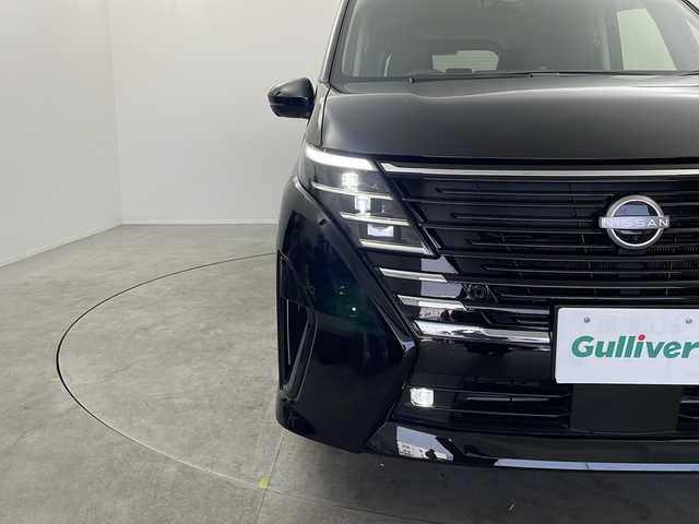 日産 セレナ e－パワー ハイウェイスター V 栃木県 2023(令5)年 0.7万km ダイヤモンドブラック 純正HDDナビ/・AM/FM/フルセグ/BT/USB/AppleCarPlay/フリップダウンモニター/e-Power/プロパイロット/レーダークルーズコントロール/レーンキープアシスト/衝突軽減ブレーキ/車線逸脱抑制機能/先行車発進お知らせ/デジタルインナーミラー/ビルトインETC/D/N/2nd席シートヒーター/革巻きステアリング/ステアリングスイッチ/ステアリングヒーター/ダブルオートエアコン/電動パーキング/LEDヘッドライト/オートライト/電動格納ミラー/取扱説明書/保証書