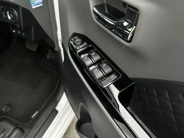 スバル シフォン カスタムRS スマートアシスト 群馬県 2019(令1)年 0.9万km ブラックマイカメタリック/シャイニングホワイトパール 純正ナビ（FM/AM/TV/BT/CD）/スマートアシスト/・衝突警報機能/・衝突回避支援ブレーキ機能/・ブレーキ制御付き誤発進抑制機能/・先行車発進お知らせ機能/・標識認証機能/・全車速追従機能付ACC/・レーンキープコントロール/・ハイビームアシスト/スマートパノラマパーキングアシスト/両側パワースライドドア/純正ドライブレコーダー/バックカメラ/スペアキー/横滑り防止装置/ETC/ステアリングスイッチ/革巻きステアリング/オートライト