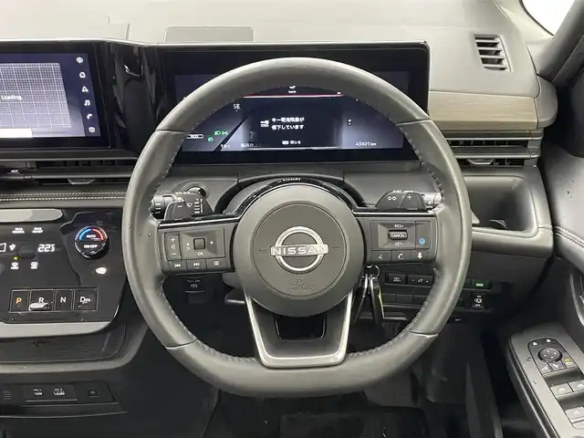 日産 セレナ ハイウェイスター V 福井県 2023(令5)年 4.4万km プリズムホワイト 純正12.3インチナビ/(Bluetooth/フルセグTV/USB)/ビルトインＥＴＣ２．０/両側パワースライドドア/プロパイロット/ブラインドスポットモニター/前後ソナー/レーンキープアシスト/ＬＥＤライト/オートライト/オートマチックハイビーム/電動パーキング/ブレーキホールド/プッシュスタート/スマートキーx2
