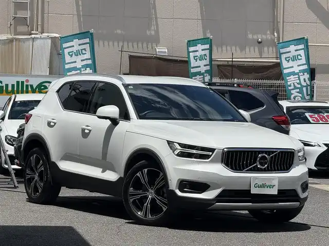 ボルボ ＸＣ４０ T4 AWD インスクリプション 愛知県 2019(令1)年 6.5万km クリスタルホワイトP /正規ディーラー車//ハーマンカードン //メーカーナビ//フルセグ/USB/AM/FM/バックカメラ//AppleCarPlay/AndroidAuto//前後ドライブレコーダー //純正19AW//ビルトインETC //ルーフレール//パワーバックドア //茶革シート//パワーシート //シートヒーター//LEDオートライト //フォグ //コーナリングライト//革巻きステア //ステアスイッチ //ステアヒーター//シティセーフティ //衝突回避 //自動駐車 //自動発車//LKA //RSI //CTA //BLIS //ACC //パークアシスト//パワーバックドア //オートリトラウィンカーミラー//スマートキー //プッシュスタート //純正マット//保証書 //取説 //ディーラー記録簿 //スペアキー