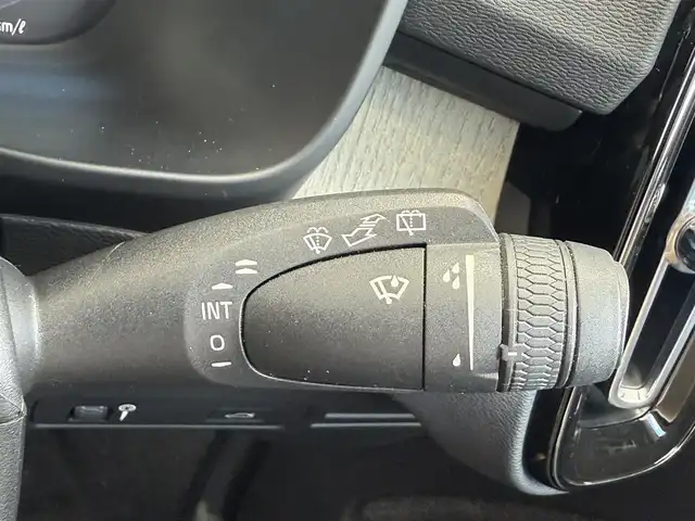 ボルボ ＸＣ４０ T4 AWD インスクリプション 愛知県 2019(令1)年 6.5万km クリスタルホワイトP /正規ディーラー車//ハーマンカードン //メーカーナビ//フルセグ/USB/AM/FM/バックカメラ//AppleCarPlay/AndroidAuto//前後ドライブレコーダー //純正19AW//ビルトインETC //ルーフレール//パワーバックドア //茶革シート//パワーシート //シートヒーター//LEDオートライト //フォグ //コーナリングライト//革巻きステア //ステアスイッチ //ステアヒーター//シティセーフティ //衝突回避 //自動駐車 //自動発車//LKA //RSI //CTA //BLIS //ACC //パークアシスト//パワーバックドア //オートリトラウィンカーミラー//スマートキー //プッシュスタート //純正マット//保証書 //取説 //ディーラー記録簿 //スペアキー
