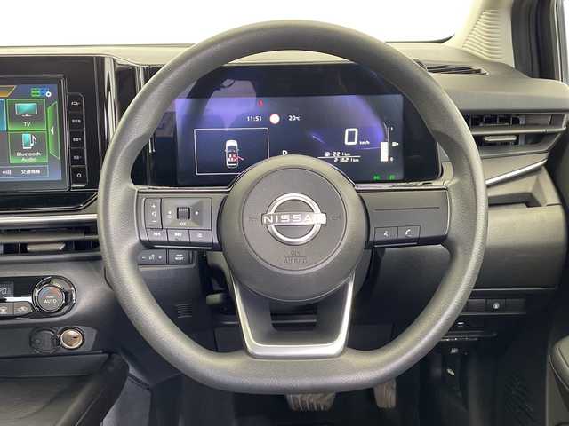 日産 ノート X 栃木県 2021(令3)年 2.2万km オーロラフレアブルーパール メモリーナビ/（CD/Bluetooth/USB/フルセグTV）/エマージェンシーブレーキ/コーナーセンサー/ビルトインETC/禁煙車/オートライト/LEDヘッドライト/横滑り防止装置/フォグランプ/スマートキー/プッシュスタート/ステアリングスイッチ/電動格納ミラー/純正フロアマット
