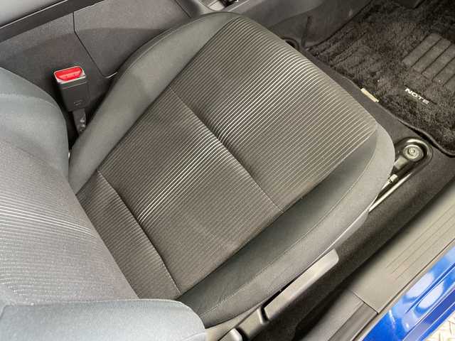 日産 ノート X 栃木県 2021(令3)年 2.2万km オーロラフレアブルーパール メモリーナビ/（CD/Bluetooth/USB/フルセグTV）/エマージェンシーブレーキ/コーナーセンサー/ビルトインETC/禁煙車/オートライト/LEDヘッドライト/横滑り防止装置/フォグランプ/スマートキー/プッシュスタート/ステアリングスイッチ/電動格納ミラー/純正フロアマット