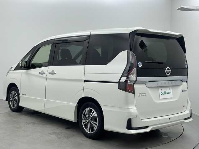 日産 セレナ e－パワー ハイウェイスター V 大阪府 2020(令2)年 3.7万km ブリリアントホワイトパール 純正10インチナビ/・フルセグTV/・Bluetooth/・CD/DVD/・USB接続/純正後席フリップダウンモニター/アラウンドビューモニター/セーフティパックA/パーキングアシスト/エマージェンシーブレーキ/ブラインドスポットモニター/レーダークルーズコントロール/セーフティシールド/車線逸脱警報/車線逸脱防止支援/後方車両検知警報/両側パワースライドドア/ハンズフリーパワースライドドア/ビルトインETC/スマートキー　/プッシュスタート
